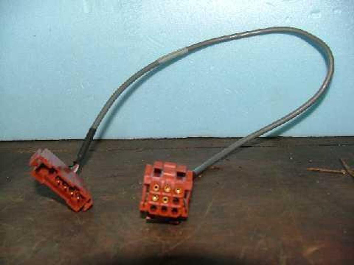 Used HEWLETT PACKARD CABLE HP 05890-61350.