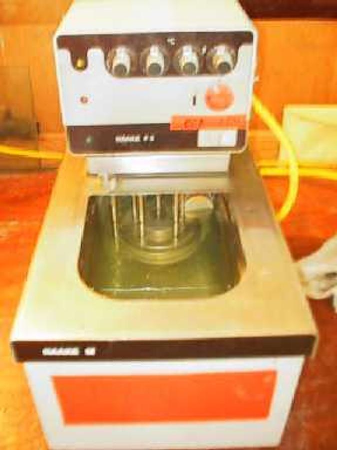 Used QTY. 1. HAAKE HEATED CIRCULATING BATH TYPE 000-3033 BATH DIMENSIONS: 6'' X 6'' X 8'' DEEP NR 82134 V/HZ 115/60 KL2 VA 1100.