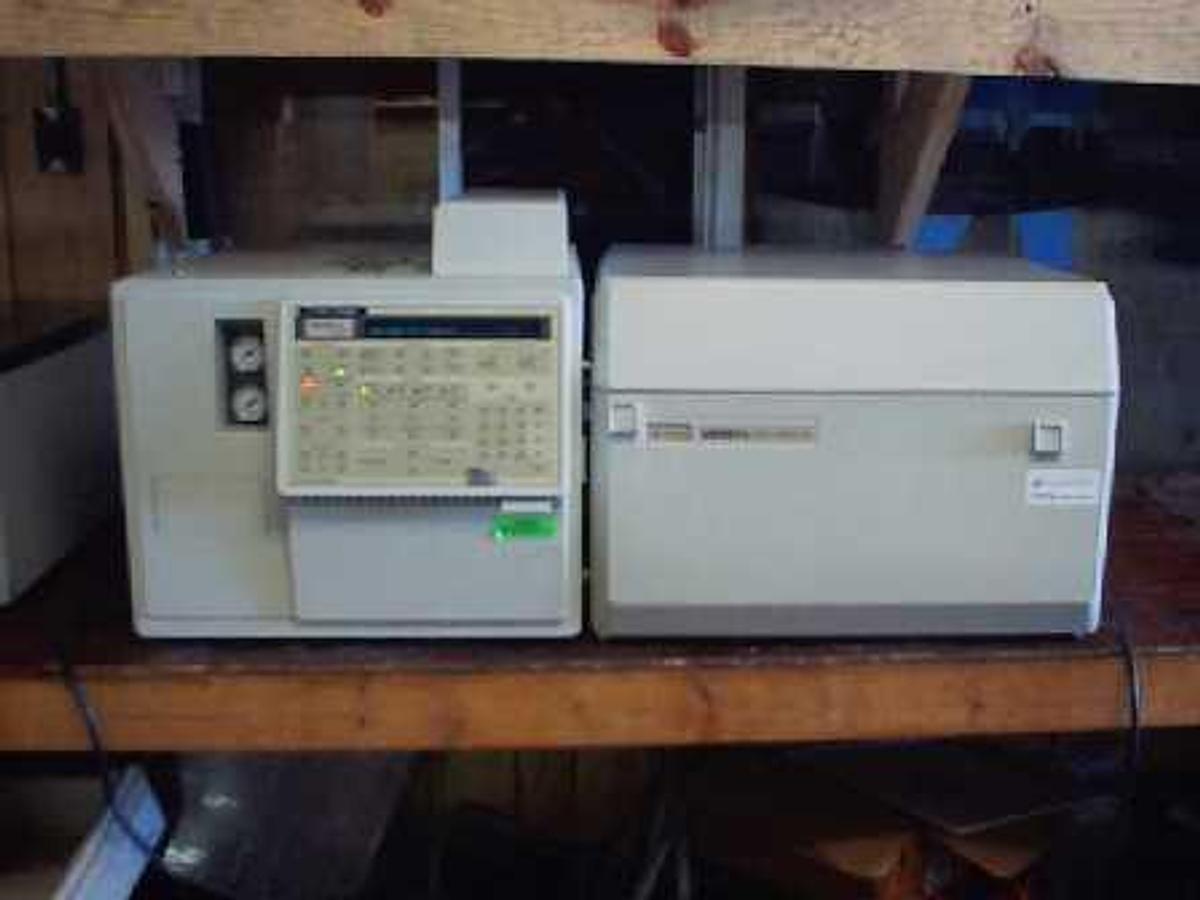 Used VARIAN G.C. / M.S. GAS CHROMATOGRAPH = MODEL 3400 P/N: 03-917569-40