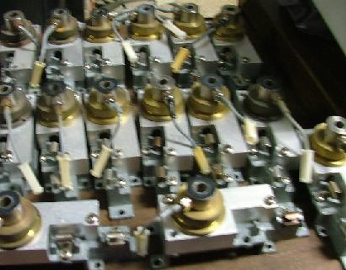 Used QTY. 20. HEWLETT PACKARD 5890 F.I.D. (FLAME IONIZED DETECTOR) HOUSINGS. .