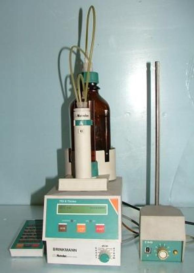 Used METROHM 719 S TITRINO 1.719.0010 NR. 12195 F= 50-60HZ 15VA WITH 719 S TITRINO KEYBOARD