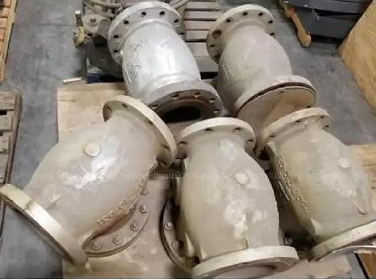 Used QTY. 1. WALWORTH 8" 300 FLANGED WCB CHECK VALVE WITH CHROME TRIM UNUSED OUTSIDE STORAGE.