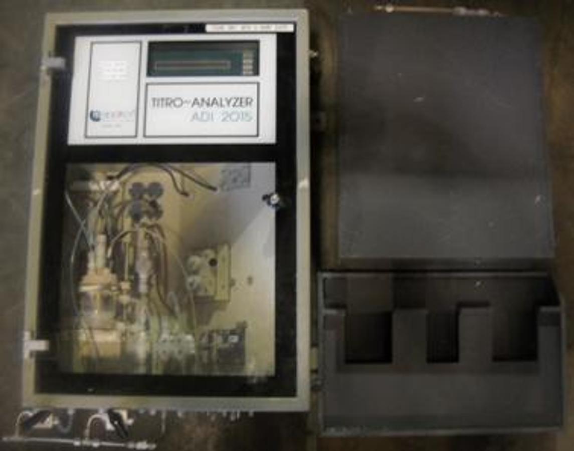 Used QTY. 1. APPLIKON TITRO-ANALYZER ADI 2015. PROCESS ANALYZER COMPLETE.