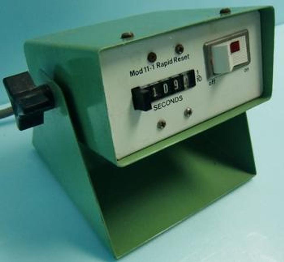 Used MOD 11-1 RAPID RESET ANALOG TYPE COUNTER REEDS 0000.0 - 9999.9 SECONDS NO MFG. INFO 115V.