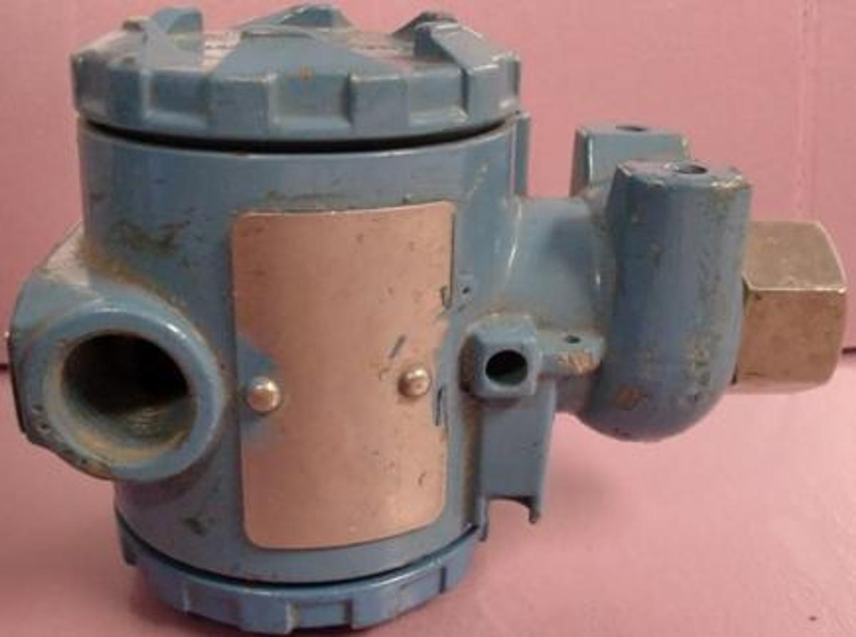 Used ROSEMOUNT TRANSMITTER MODEL: 2088 G3A22A1E5 CAL: 0-250 PSIG. SUPPLY 10.5-36