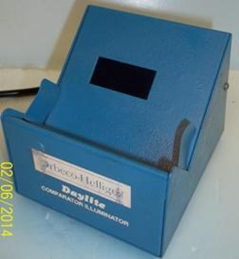 Used PAUL N. GARNER CO. INC. ORBECO-HELLIGEL DAYLITE COMPARATOR ILLUMINATOR 120V.