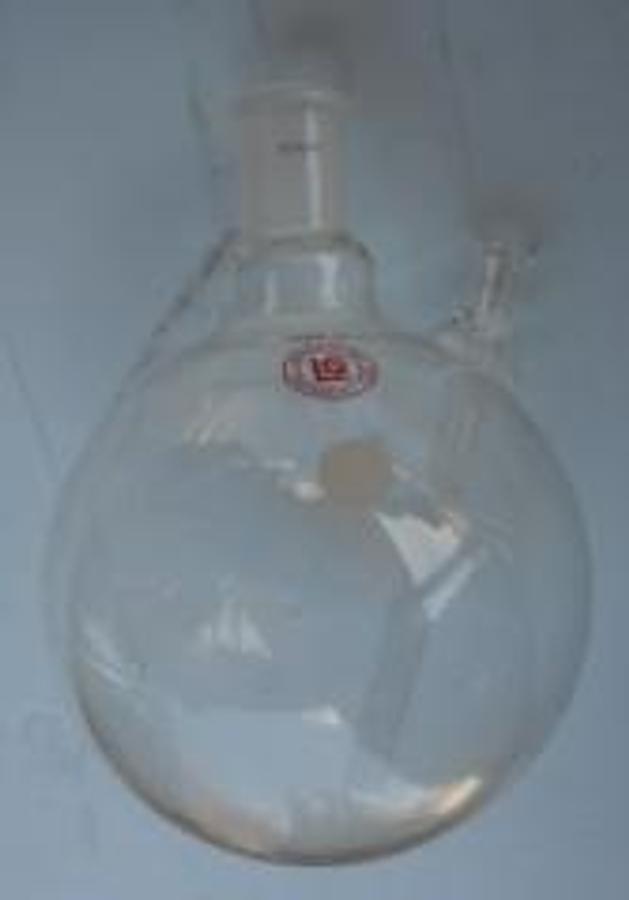 Used LAB GLASS ROUND BOTTOM BOILING FLASK 29/42 2000ML WITH THERMOMETER HOLDER.
