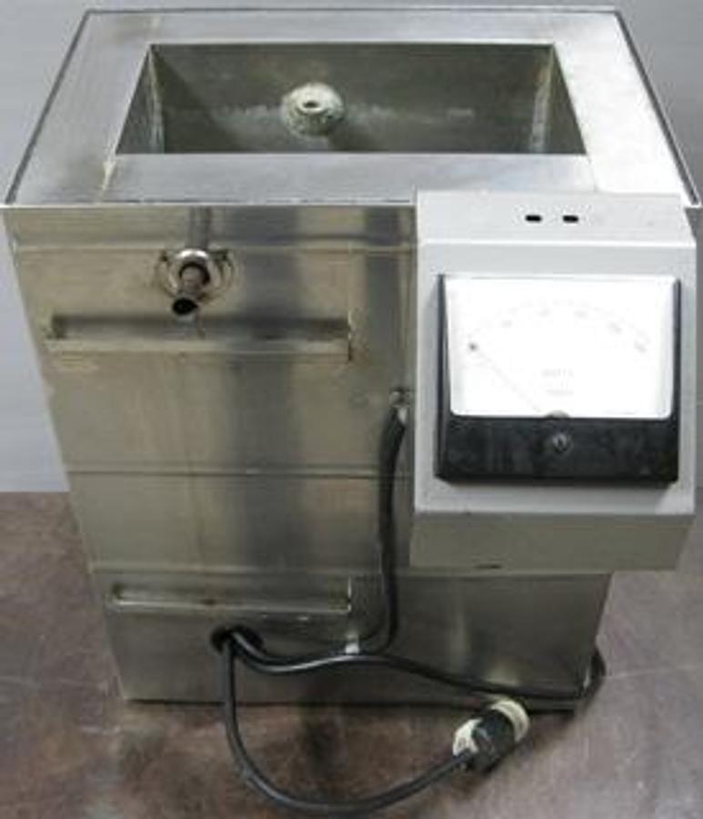 Used QTY. 1. PRECISION SCIENTIFIC MANUAL DISTILLATION BATH ONLY NO FLASK HOLDER OR HEATER. WITH SIMPSON WATT METER
