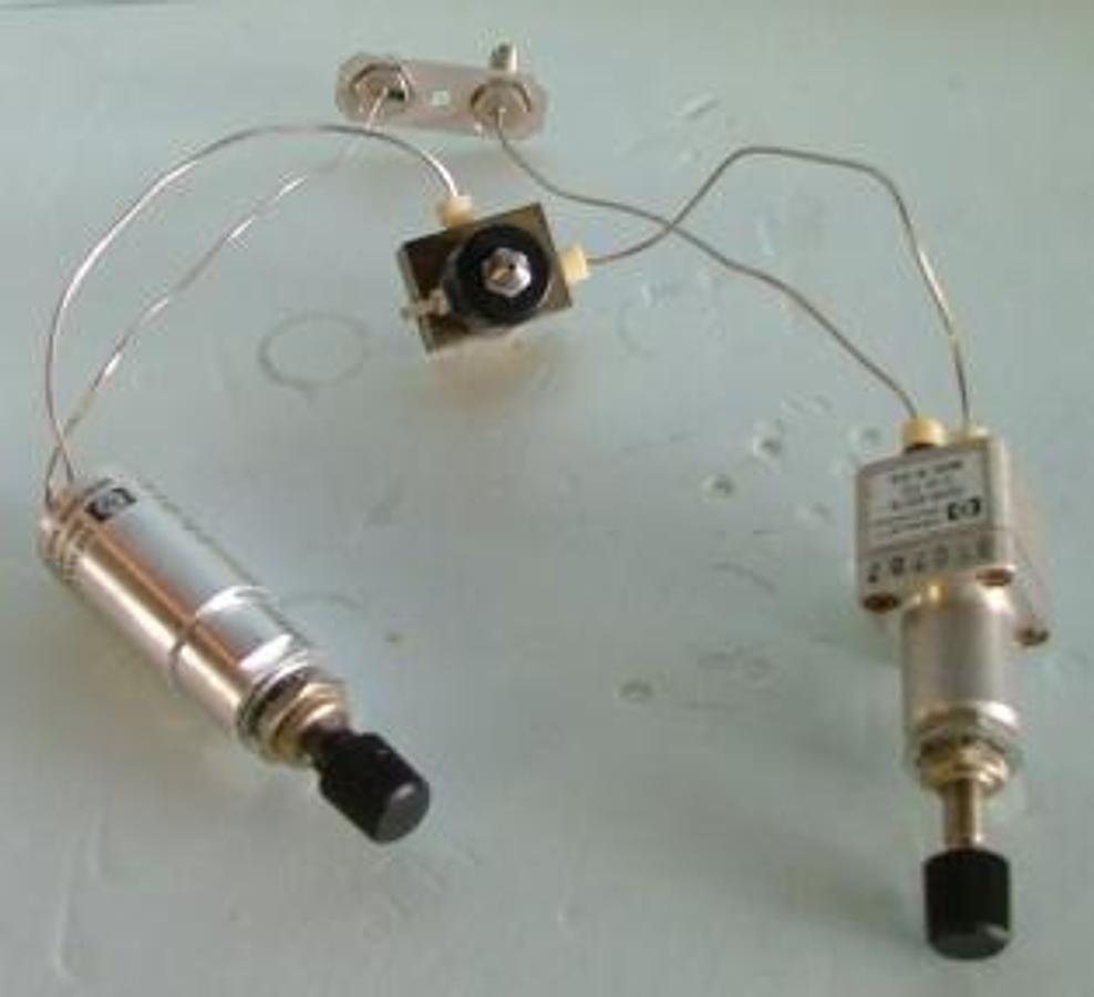 Used HEWLETT PACKARD INLET PARTS CONSISTING OF 19246-60570 ATTACHED BY STAINLESS TUBING TO A 19246-60530