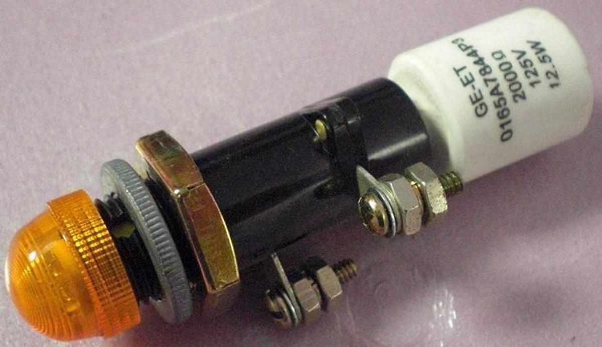 Used GE-ET ORANGE INDICATING LIGHT CAT. NO. 116B670863