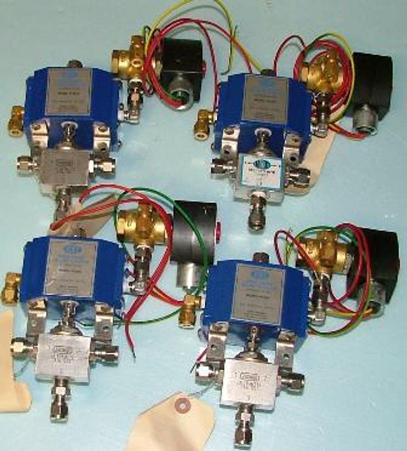 Used QTY. 2. HOKE 3-WAY TRANSFLOW VALVE SPACE SAVER GEARED ACTUATOR 90 DEG SPRING RETURN MODEL 0722A4