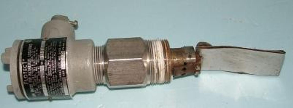 Used FLOTECT FLOW SWITCH FOR HAZARDOUS LOCATIONS MODEL V4552U