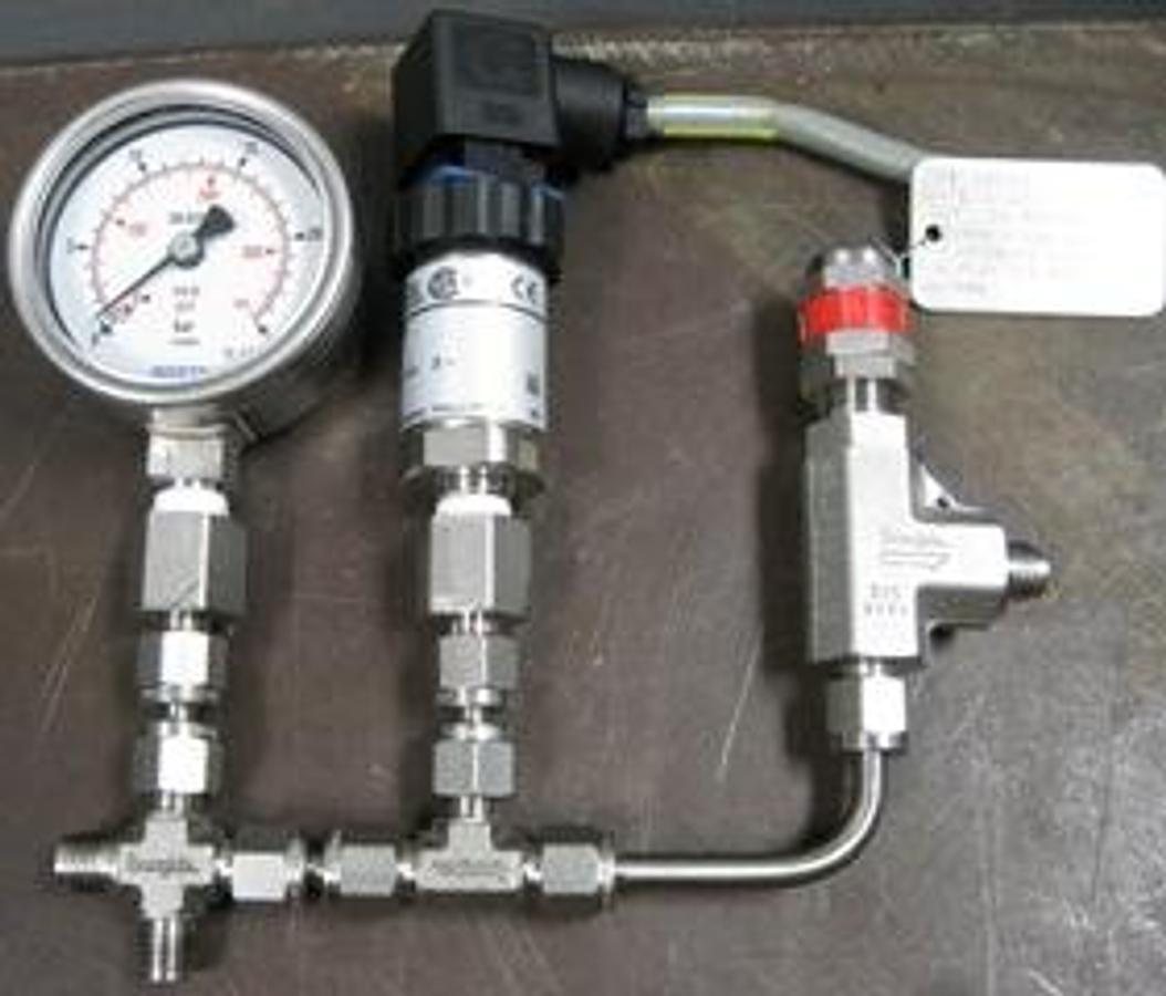 Used QTY. 1. WIKA TRANSMITTER S-10