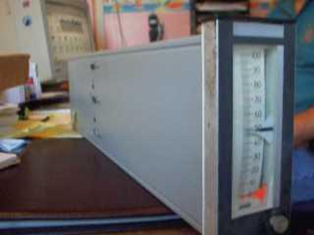 Used FOXBORO CONTROL ROOM CONTROLLER MODEL 130M-NA