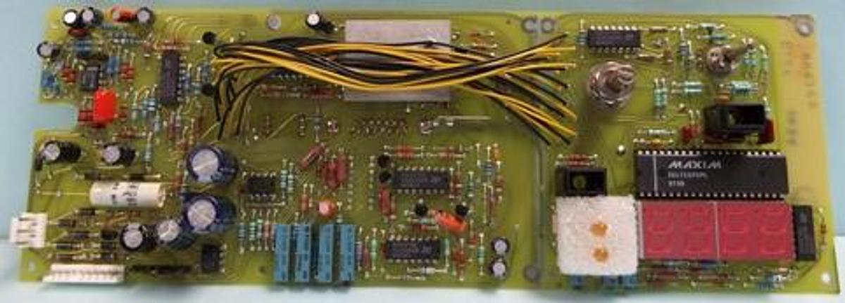 Used QTY. 1. NESLAB PCB BOARD FOR NESLAB BATH MAXIM ICL7107CPL 9739 006368 8186 9824 CIRCLE T E4 ET 430-022 2.5K 19-9751 110-056 REV.0 LM324N W994F9701 MALAYSIA CIRCLE M 2103P 20K CW 9746JA.