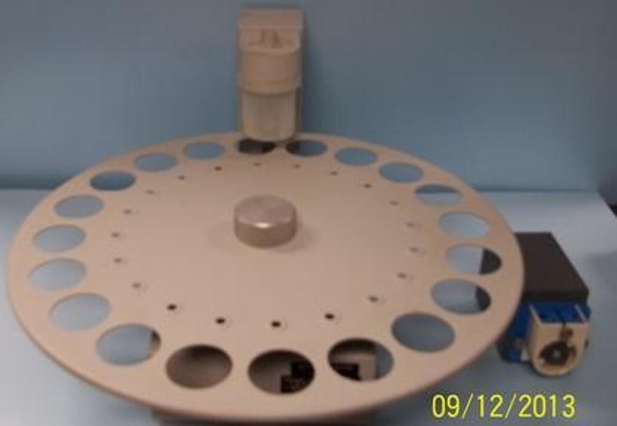 Used METTLER TOLEDO METTLER ST20A SAMPLE CHANGER SNR: S114381921 FNR: 23300 03 VOLTAGE: 100/117V T800MA 220/240V T400MA 50-60HZ 45VA COMES WITH PUMP SP 4016/24V NOUVAG CH-9403 GDL-DACH.