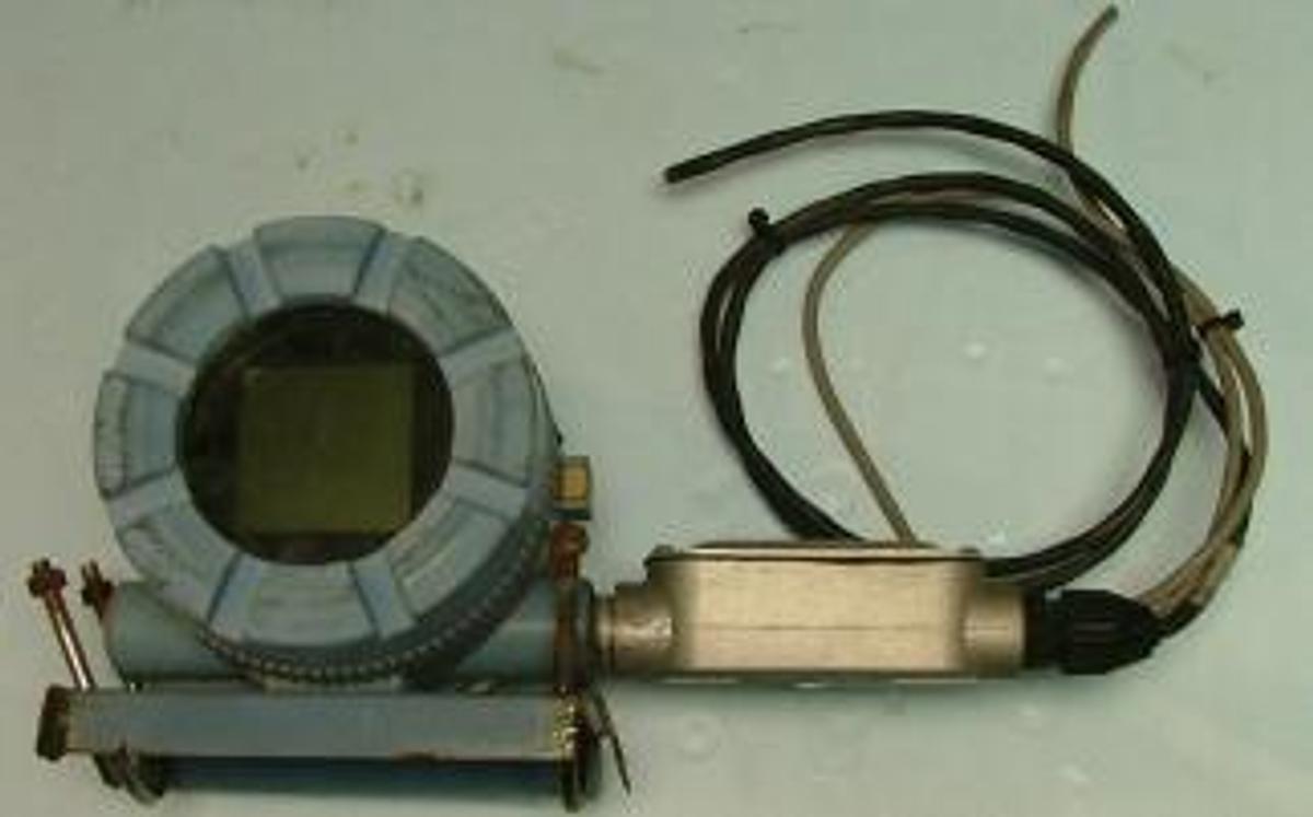 Used QTY. 1. ROSEMOUNT ANALYTICAL TWO WIRE MODEL PH/ORP