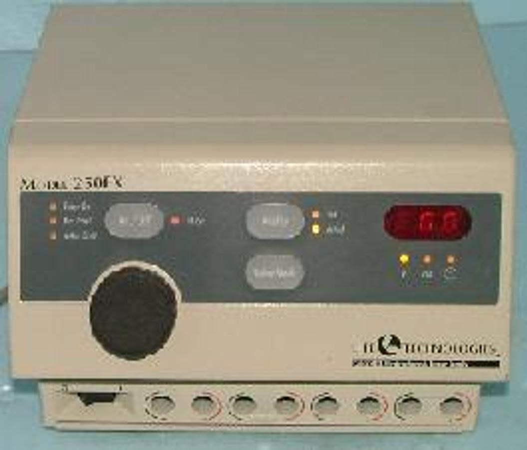Used QTY. 1. LIFE TECHNOLOGIES GIBCO BRL ELECTROPHORESIS POWER SUPPLY