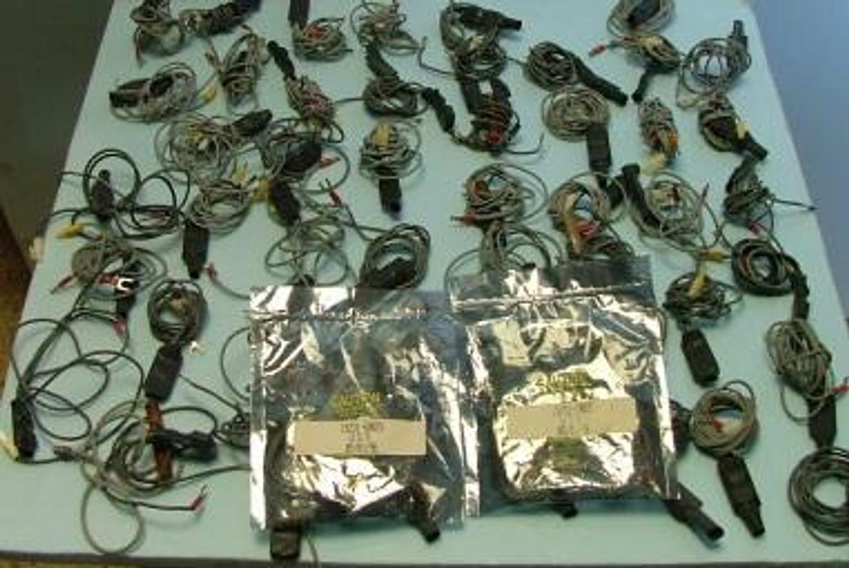 Used HEWLETT PACKARD GAS CHROMATOGRAPH THRMOFIT RNF 100 125 DEG C CABLE 3 WIRE P/N 19231-60025