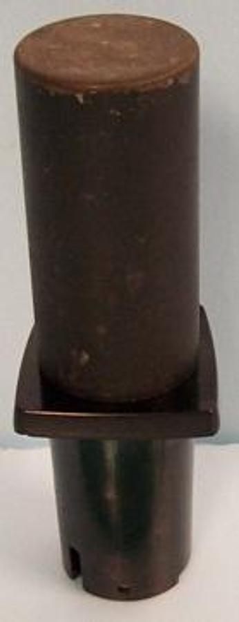 Used QTY. 1. BAUSCH AND LOMB SPECTRONIC 20 D 1" CUVETTE TEST TUBE HOLDER.