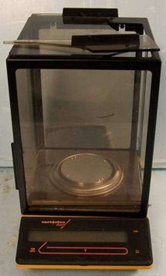 Used SARTORIUS BASIC