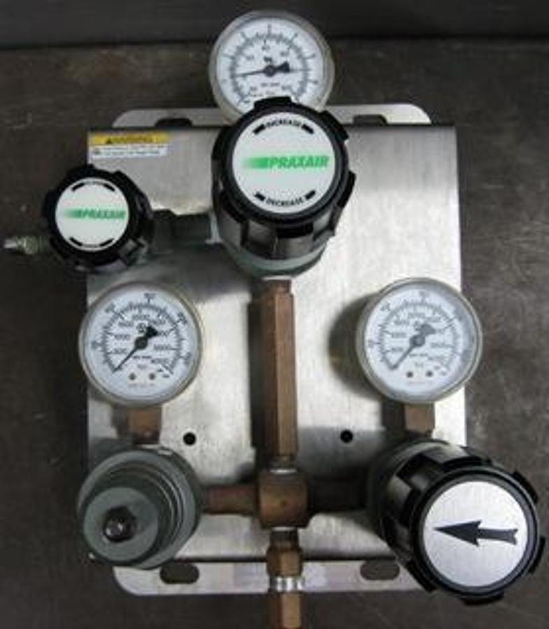Used PRAXAIR REGULATOR PANEL