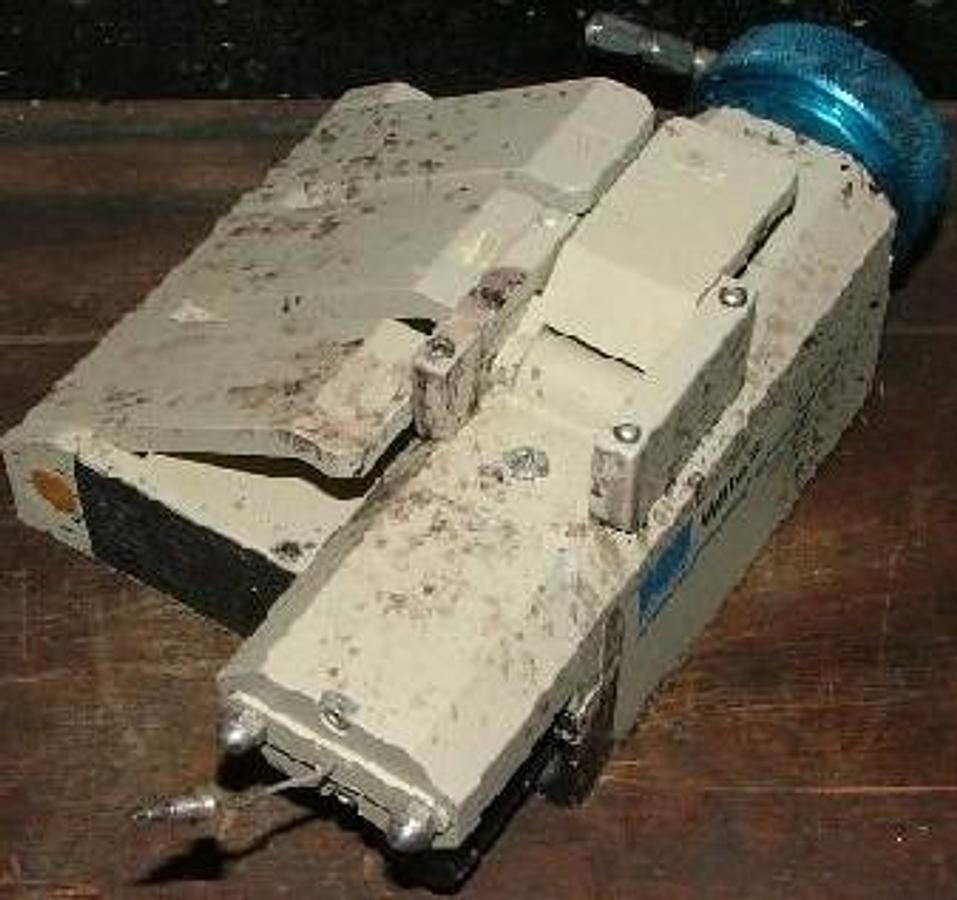 Used QTY. 1. WATERS MILLIPORE RCM-100 CARTRIDGE HOLDER AND COMPRESSION CHAMBER