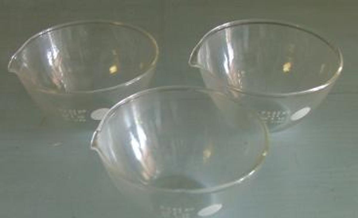 Used QTY. 3. PYREX: POURING BOWLS 90X50 NO. 3180 3.5"DIA