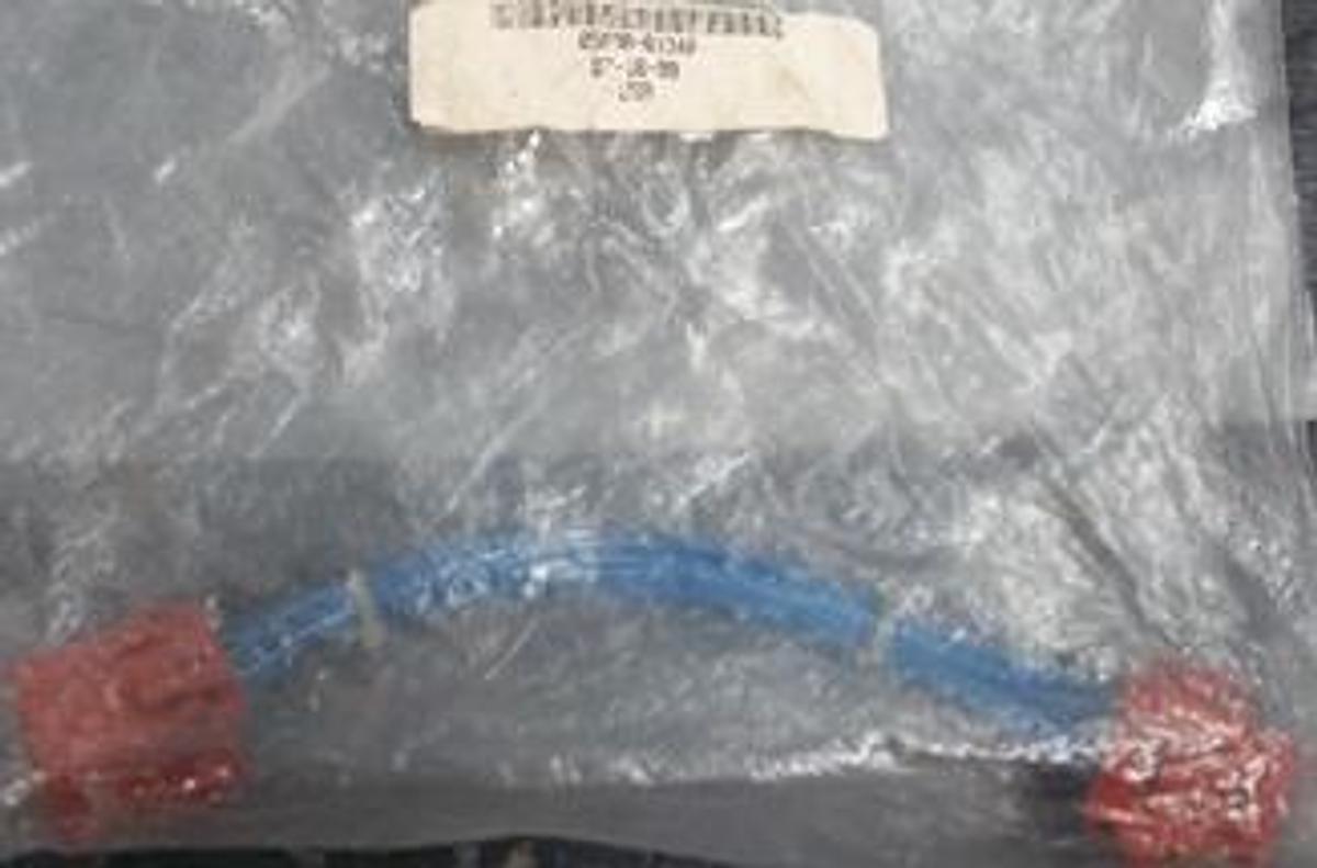 Used HEWLETT PACKARD 5890 G.C. MOTHER BOARD WIRED PLUG CONNECTOR