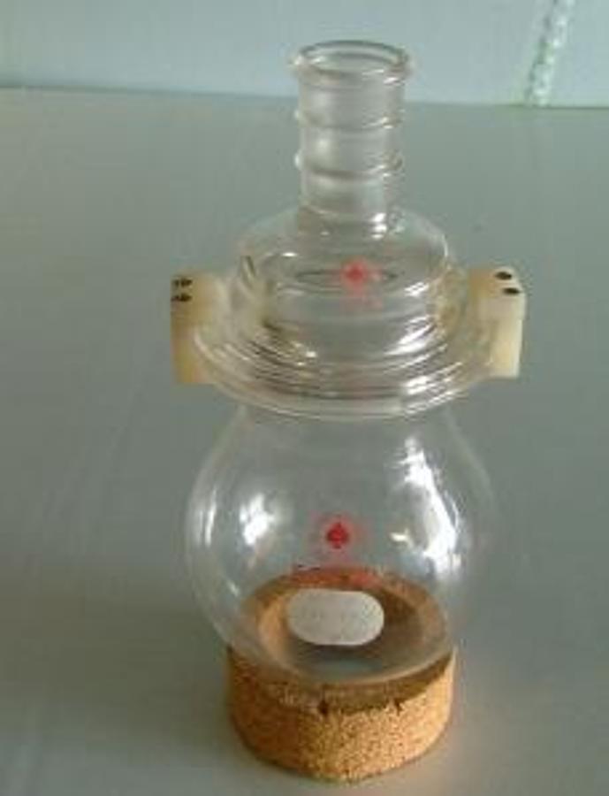 Used ACE GLASS 500 ML ROUND BOTTOM BOILING FLASK WITH 24/40 CLAMP DOWN TOP
