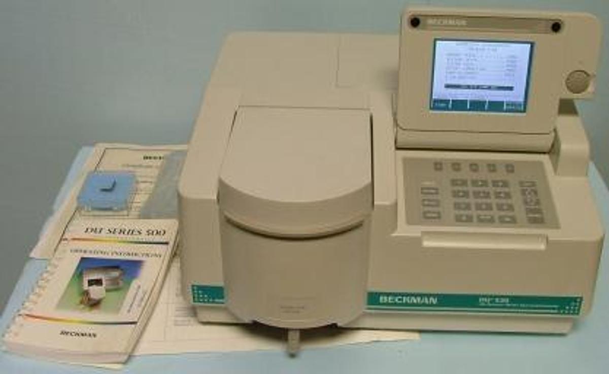Used QTY. 1. BECKMAN DU SERIES 500 SPECTROPHOTOMETER MODEL 530