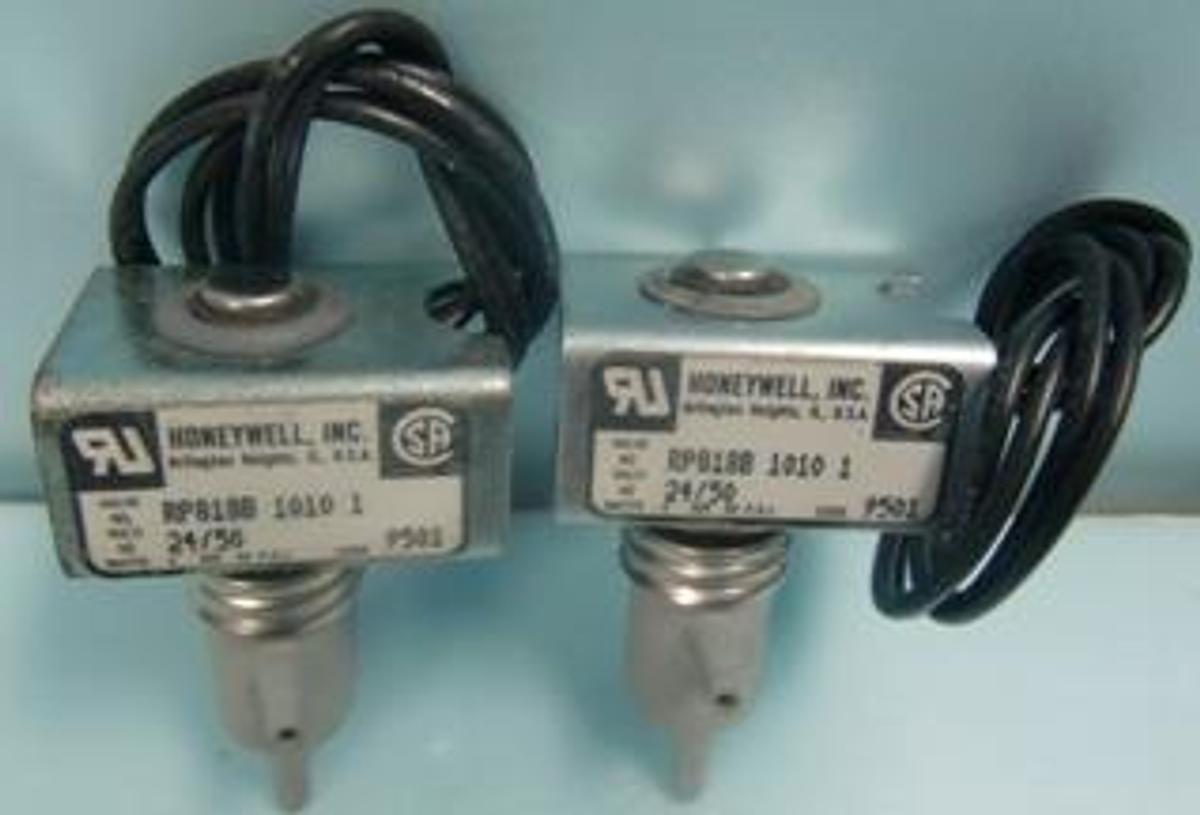 Used QTY. 2. HONEYWELL INC. RP818 ELECTRIC-PNEUMATIC RELAYS ARE ELECTRICALLY OPERATED