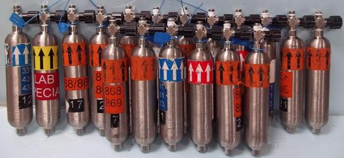 Used QTY. 18. SWAGELOK 300 ML