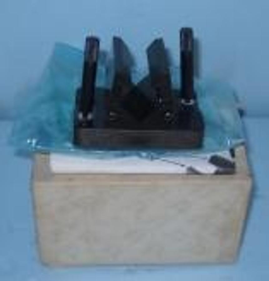 Used QTY. 1. PERKIN ELMER CYLINDRICAL LONG PATH CELL HOLDER #C0550303 LOT# M741 (NEW).