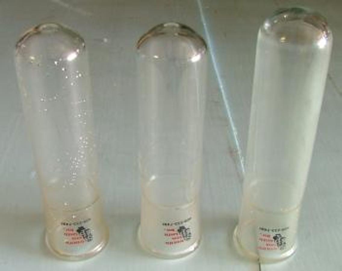 Used QTY. 3. SCIENTIFIC GLASS AND PLASTIC: TEST TUBES 200ML