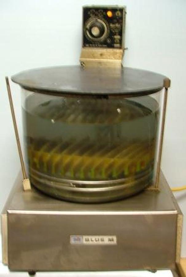 Used QTY. 1. BLUM M MAGNI-WHIRL GLASS SEE THREW BATH WITH BLUM M DUAL MICRO TROL MODEL: MW-117255A-01