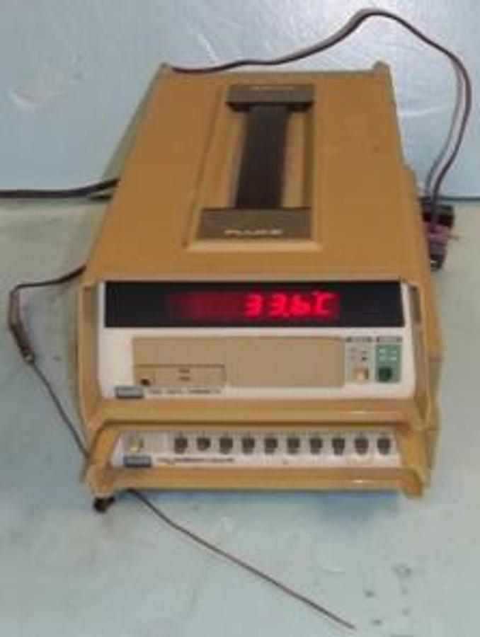 Used QTY. 1. FLUKE DIGITAL THERMOMETER 120V AC 1/8A 14W MAX MODEL 2190-A