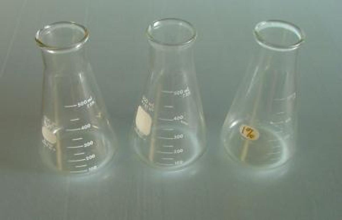 Used QTY. 3. PYREX NO. 5100 ERLENMEYER FLASK 500 ML WIDE MOUTH HEAVY DUTY RIM GRADUATED.
