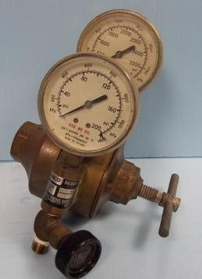 Used QTY. 1. AIRCO REGULATOR TYPE 580 ARGON/HELIUM/NITROGEN