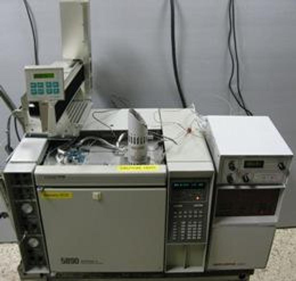 Used HEWLETT PACKARD 5890 SERIES II GAS CHROMATOGRAPH