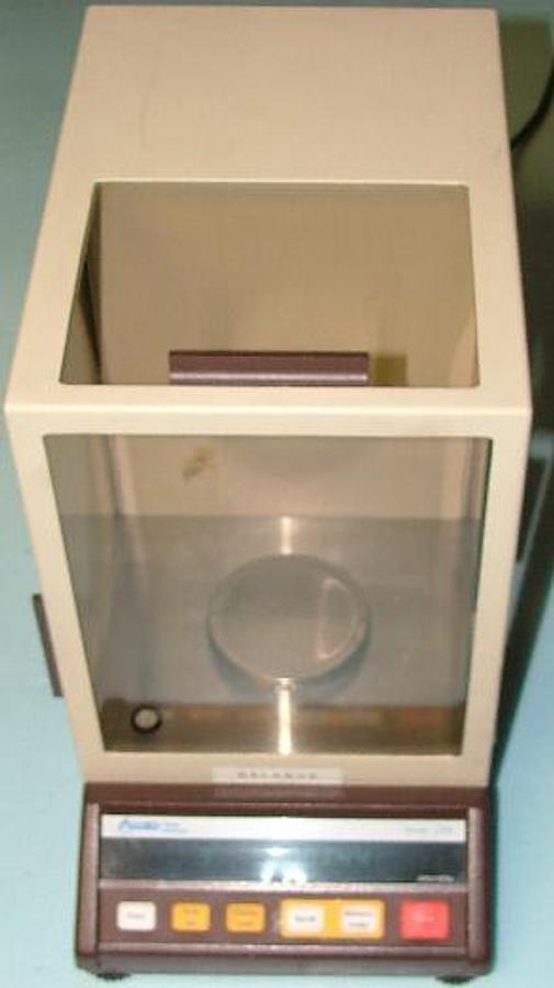Used QTY. 2. ALLIED FISHER SCIENTIFIC MODEL 2200