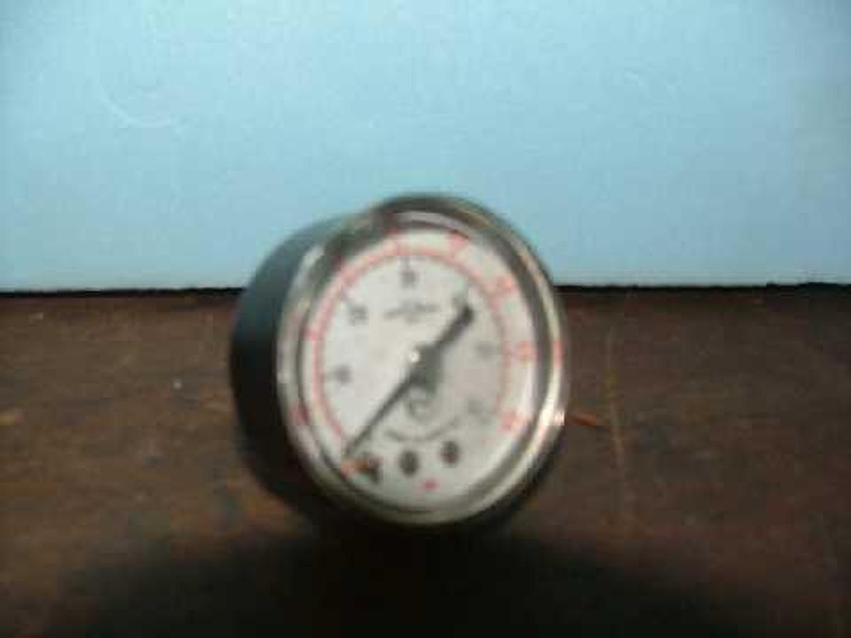 Used QTY. 1. HEWLETT PACKARD CARRIER GAUGE CA. NOTGREN CO. O.5 POUNDS PER SQUARE INCH.