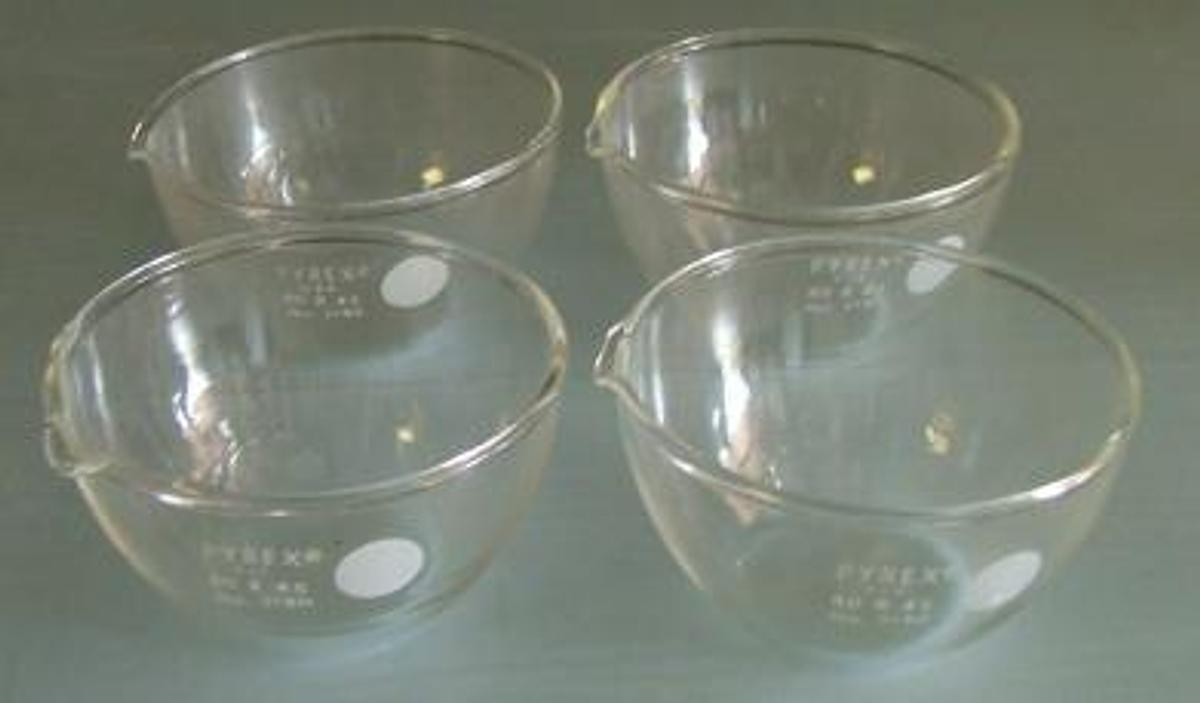 Used PYREX: POURING BOWLS 80X45 NO.3180 3"DIA 1.75" HIGH