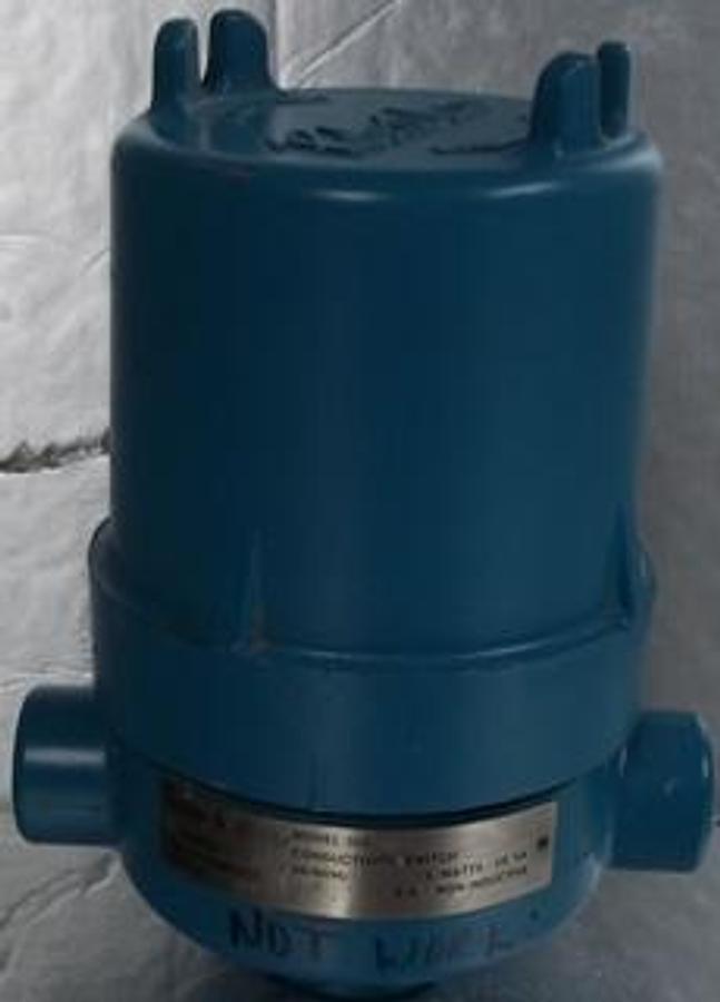 Used QTY. 1. ROBERTSHAW MODEL 352 A2