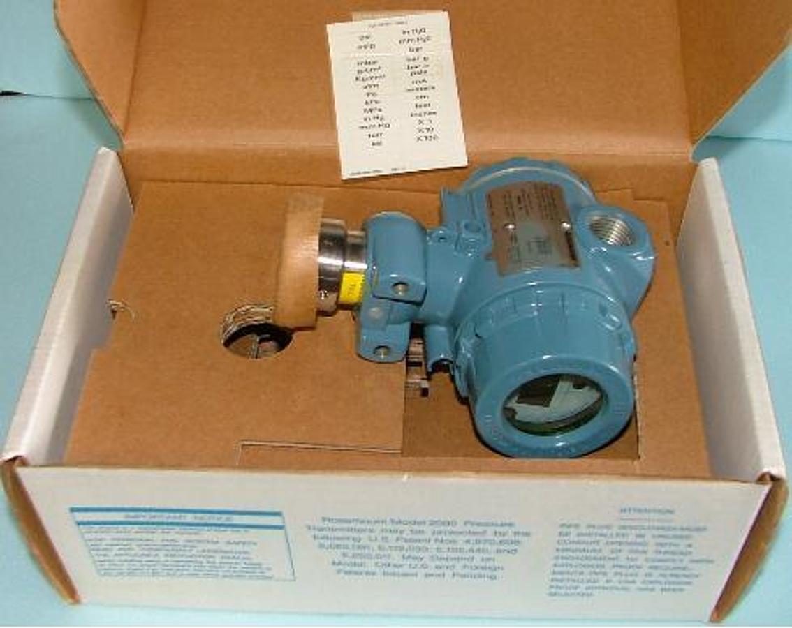 Used QTY. 2. ROSEMOUNT TRANSMITTER MODEL: 2090FG2A2DE1M5E5 NEW IN BOX