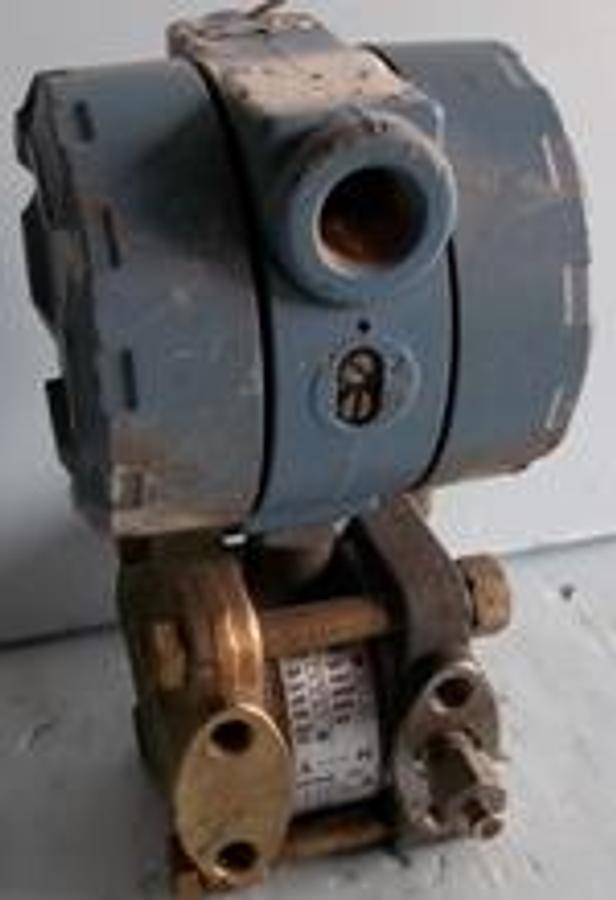 Used QTY. 1. ROSEMOUNT TRANSMITTER