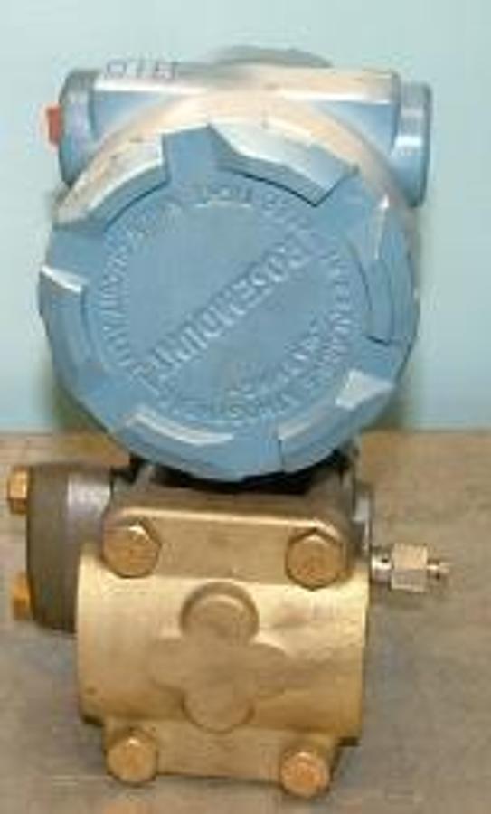 Used QTY. 1. ROSEMOUNT TRANSMITTER 0-300 NO TAG ON TRANSMITTER FACTORY MUTUAL SYSTEM APPROVED EXPLOSION PROOF FOR CLASS I DIV 1 GROUPS B