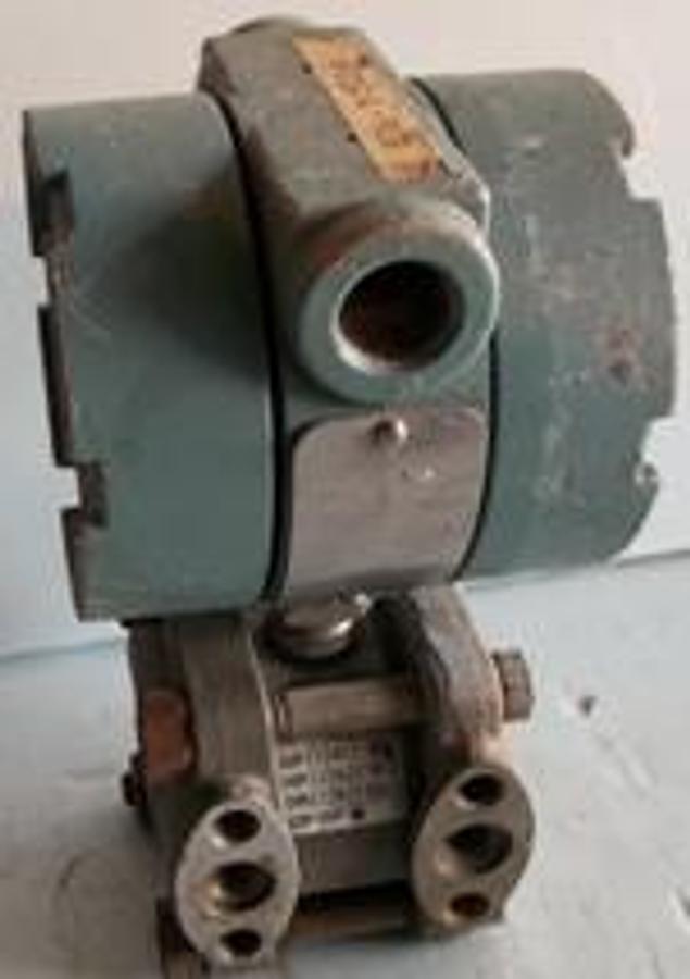 Used QTY. 1. ROSEMOUNT TRANSMITTER