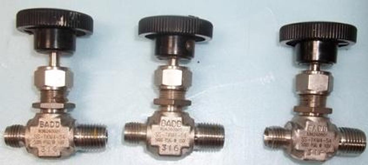 Used QTY. 3. SWAGELOK VALVE