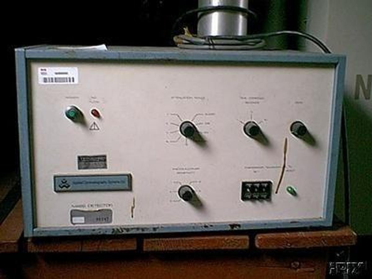 Used QTY. 1. MASS DETECTOR CHROMATOGRAPHY MODEL 750/14 MADE BY APPLIED CHROMATOGRAPHY SYSTEMS LTD. TO SEE A PICTURE OF THIS LAB EQU.